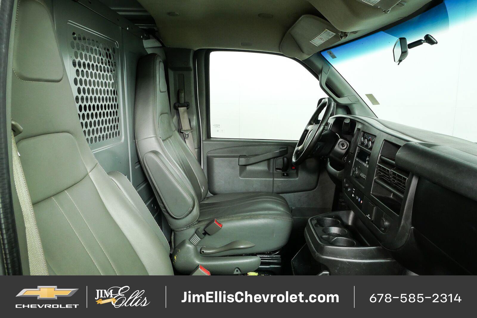 Used 2017 GMC Savana 2500 RWD image 17