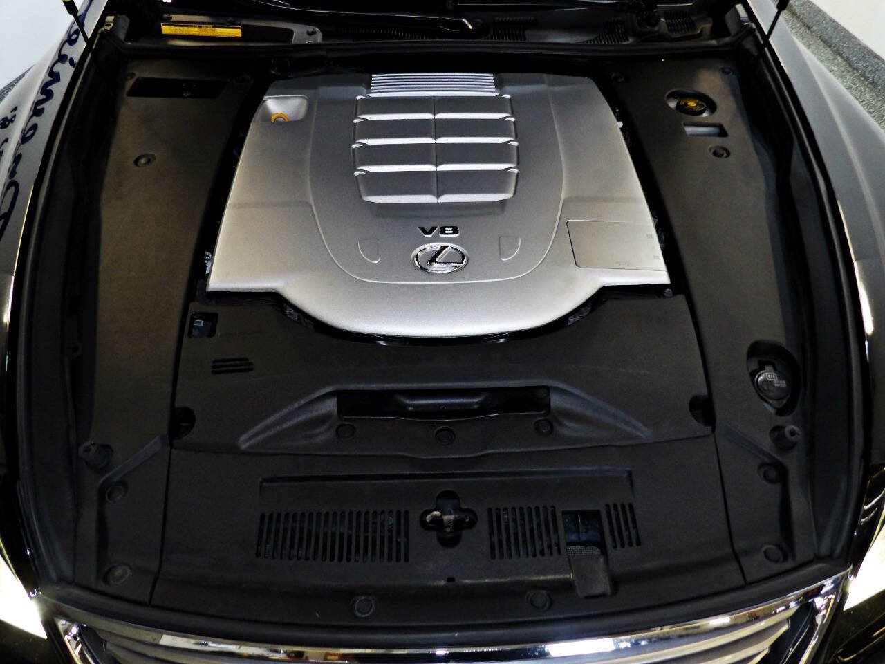Used 2014 Lexus LS 460 AWD w/ Comfort Package image 25