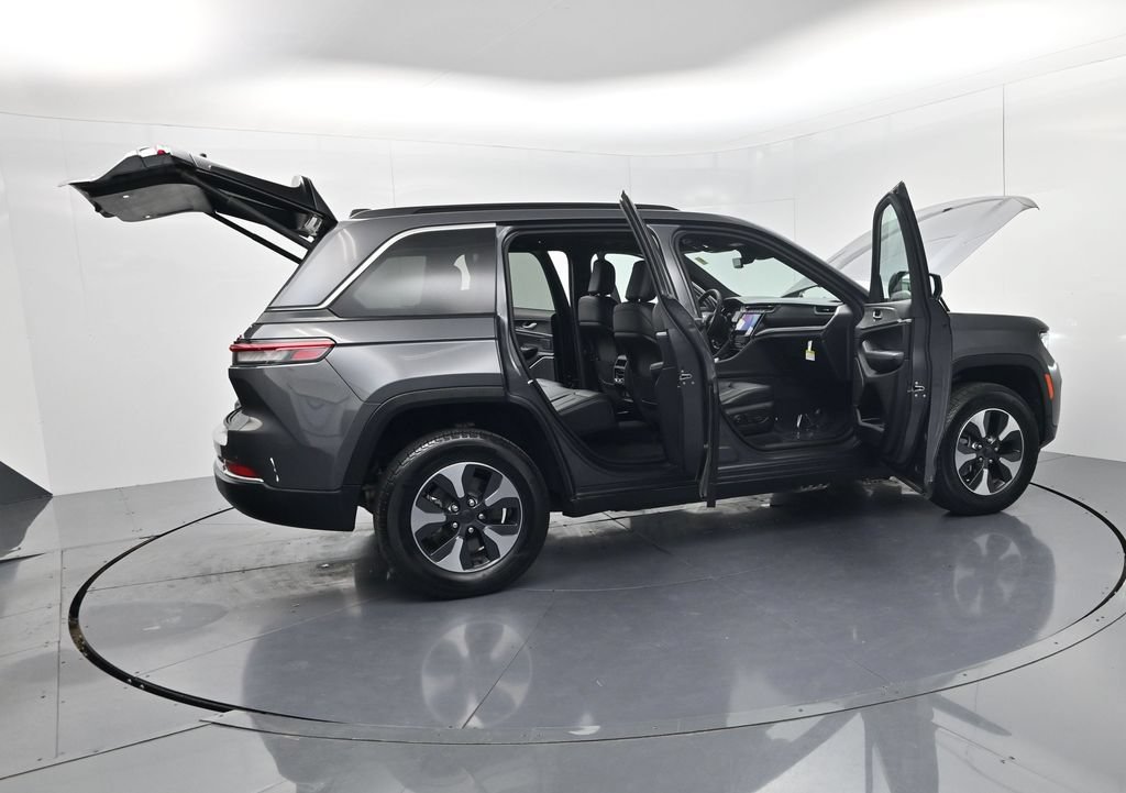Used 2025 Jeep Grand Cherokee Limited 4xe AWD/4WD image 67