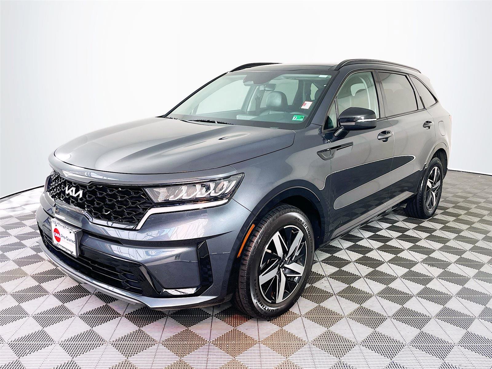 Used 2023 Kia Sorento S w/ Panoramic Sunroof Package image 3