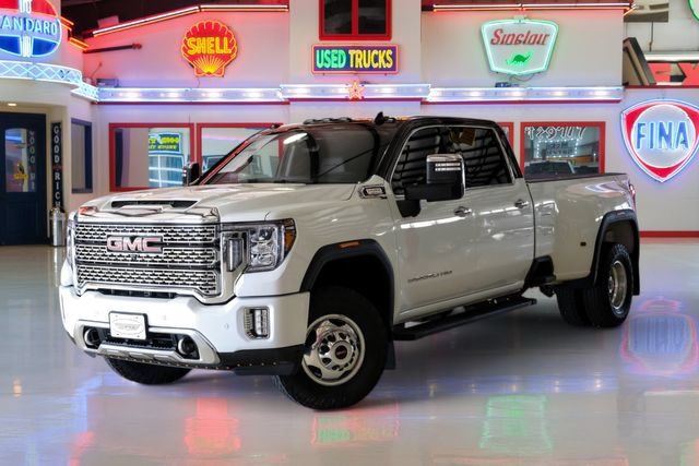 Used 2022 GMC Sierra 3500 Denali AWD/4WD image 2