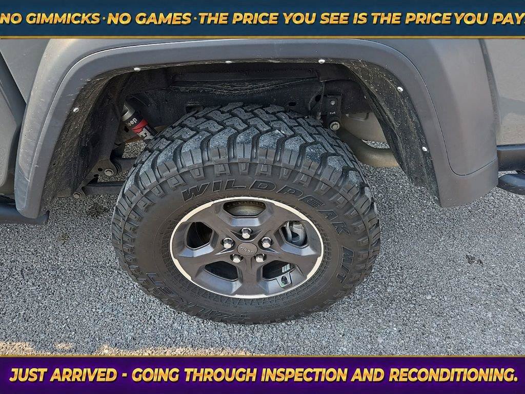 Used 2022 Jeep Gladiator Rubicon w/ LED Lighting Group AWD/4WD image 11