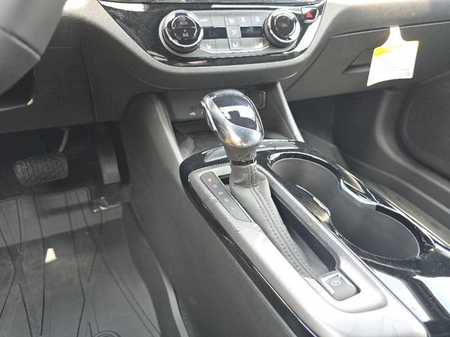 Used 2024 Buick Envista Sport Touring w/ Convenience I Package FWD image 32