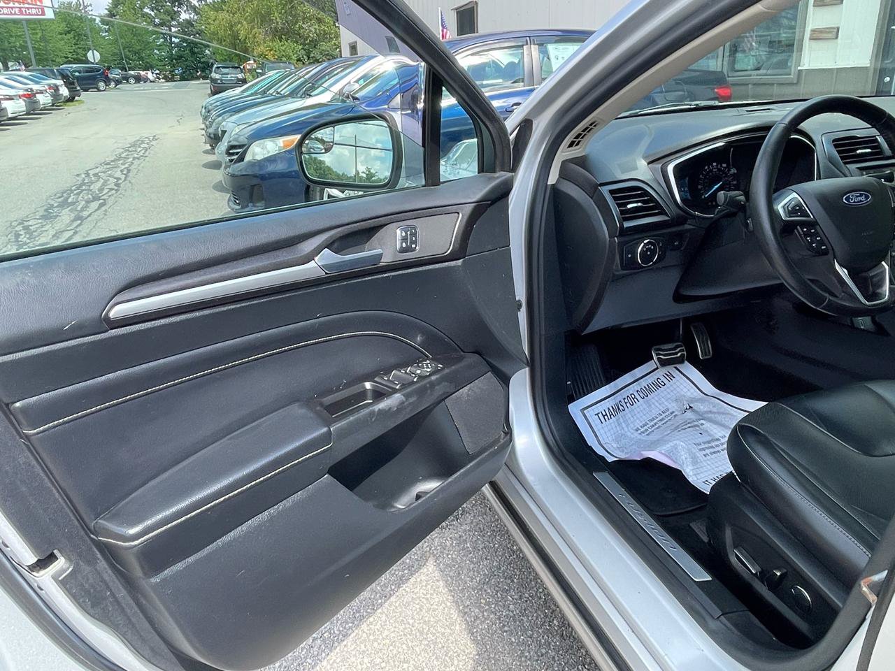 Used 2018 Ford Fusion Titanium AWD/4WD image 10