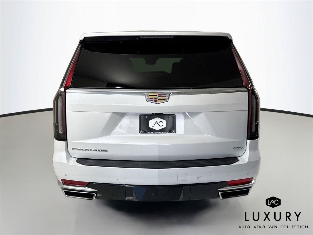 Used 2021 Cadillac Escalade Premium Luxury AWD/4WD image 7