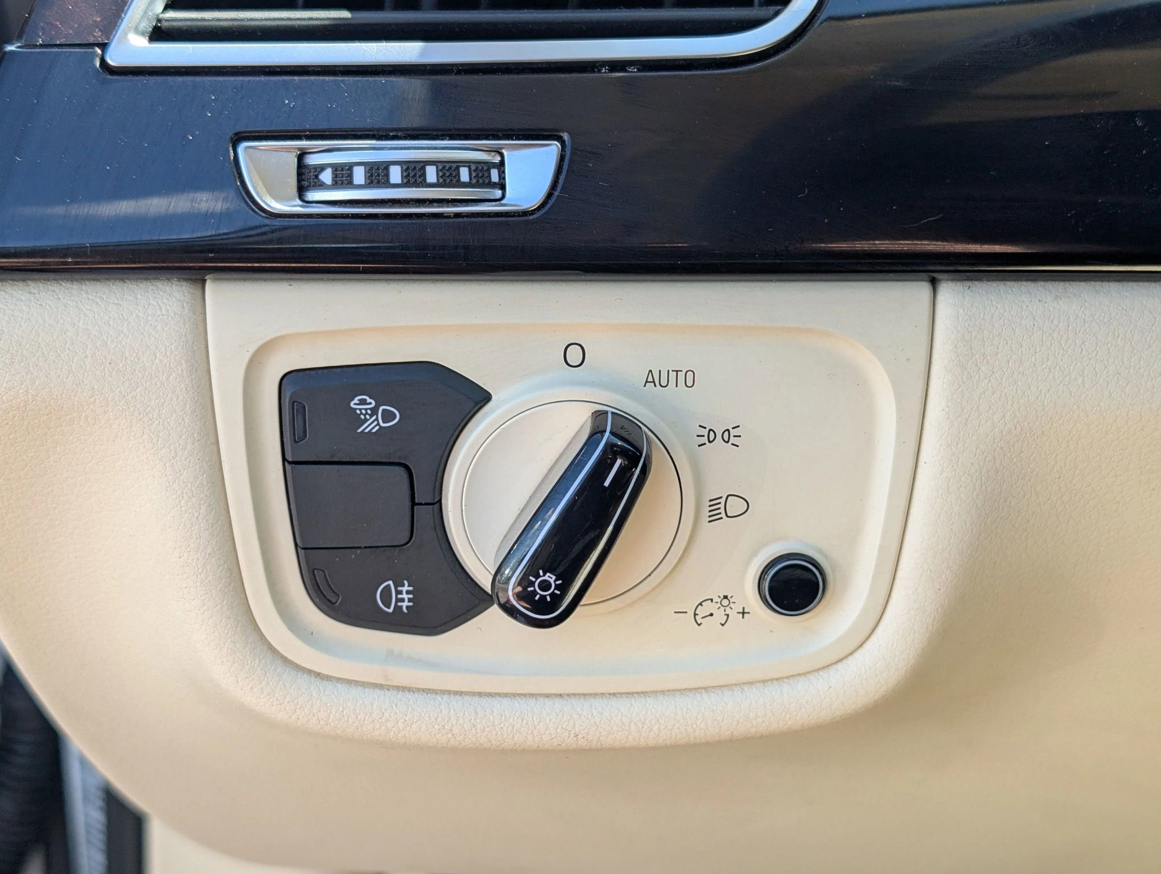 Used 2014 Audi A8 L TDI image 20