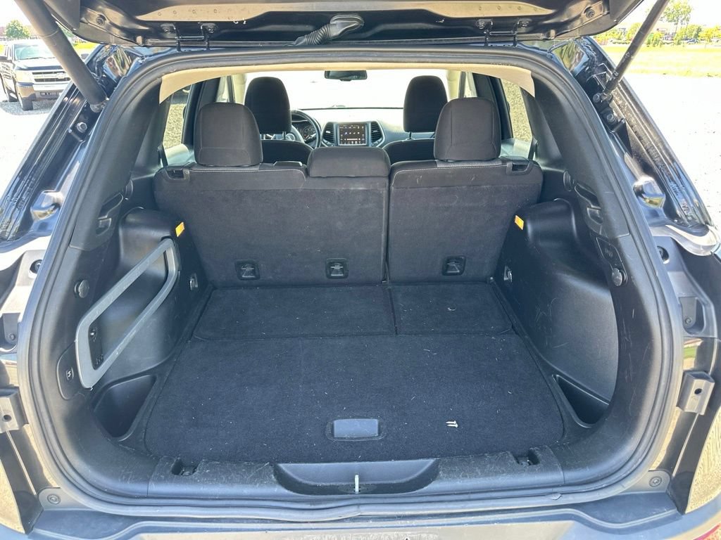 Used 2014 Jeep Cherokee Latitude w/ Comfort/Convenience Group AWD/4WD image 9