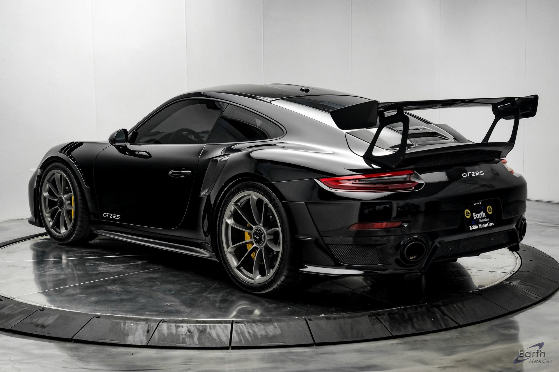 Used 2019 Porsche 911 GT2 RS w/ Weissach Package image 10