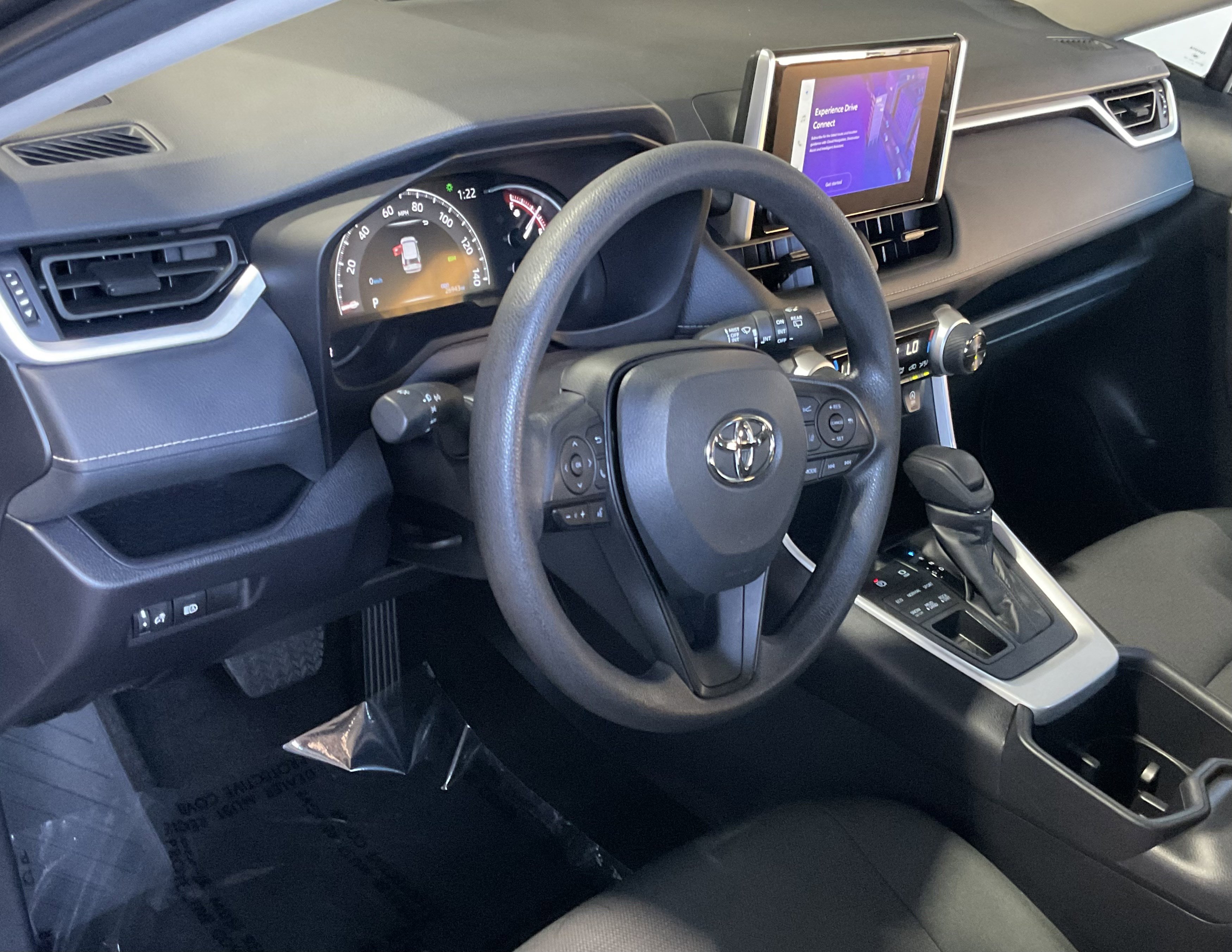 Used 2025 Toyota RAV4 XLE AWD/4WD image 19