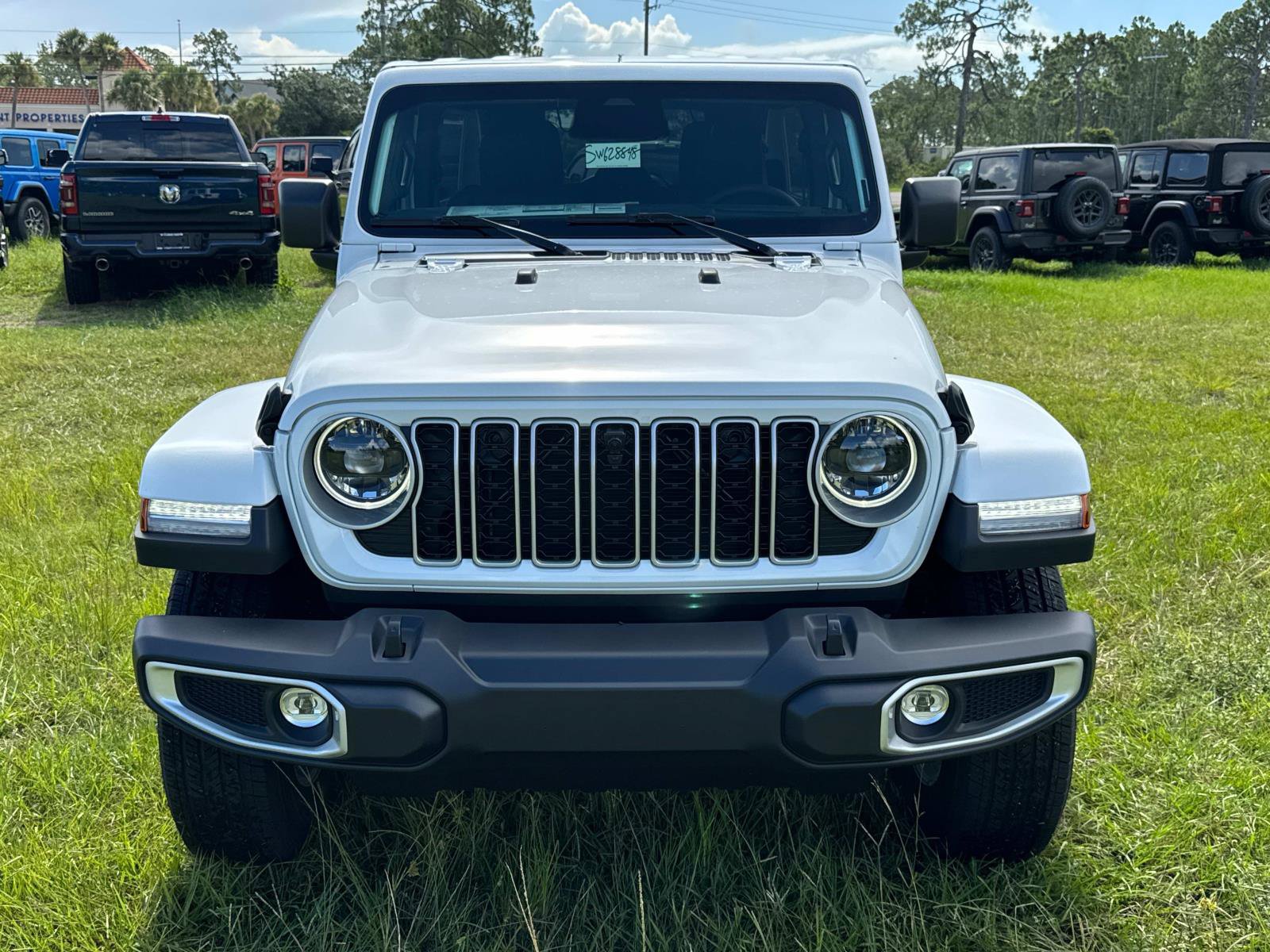 New 2025 Jeep Wrangler Unlimited Sahara AWD/4WD image 8