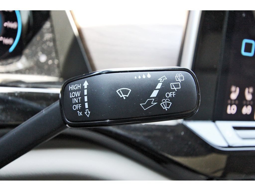 Used 2025 Volkswagen Atlas SE FWD image 19