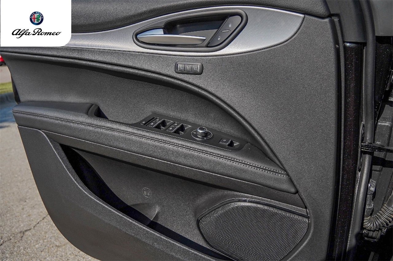 New 2025 Alfa Romeo Stelvio Sprint w/ Veloce Package image 18