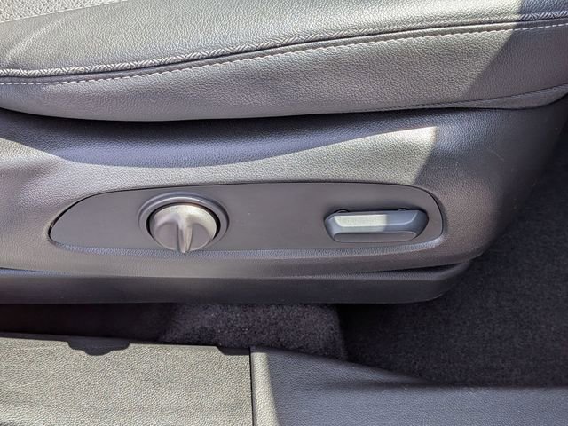 Used 2023 Buick Encore GX Essence w/ Experience Buick Package FWD image 37