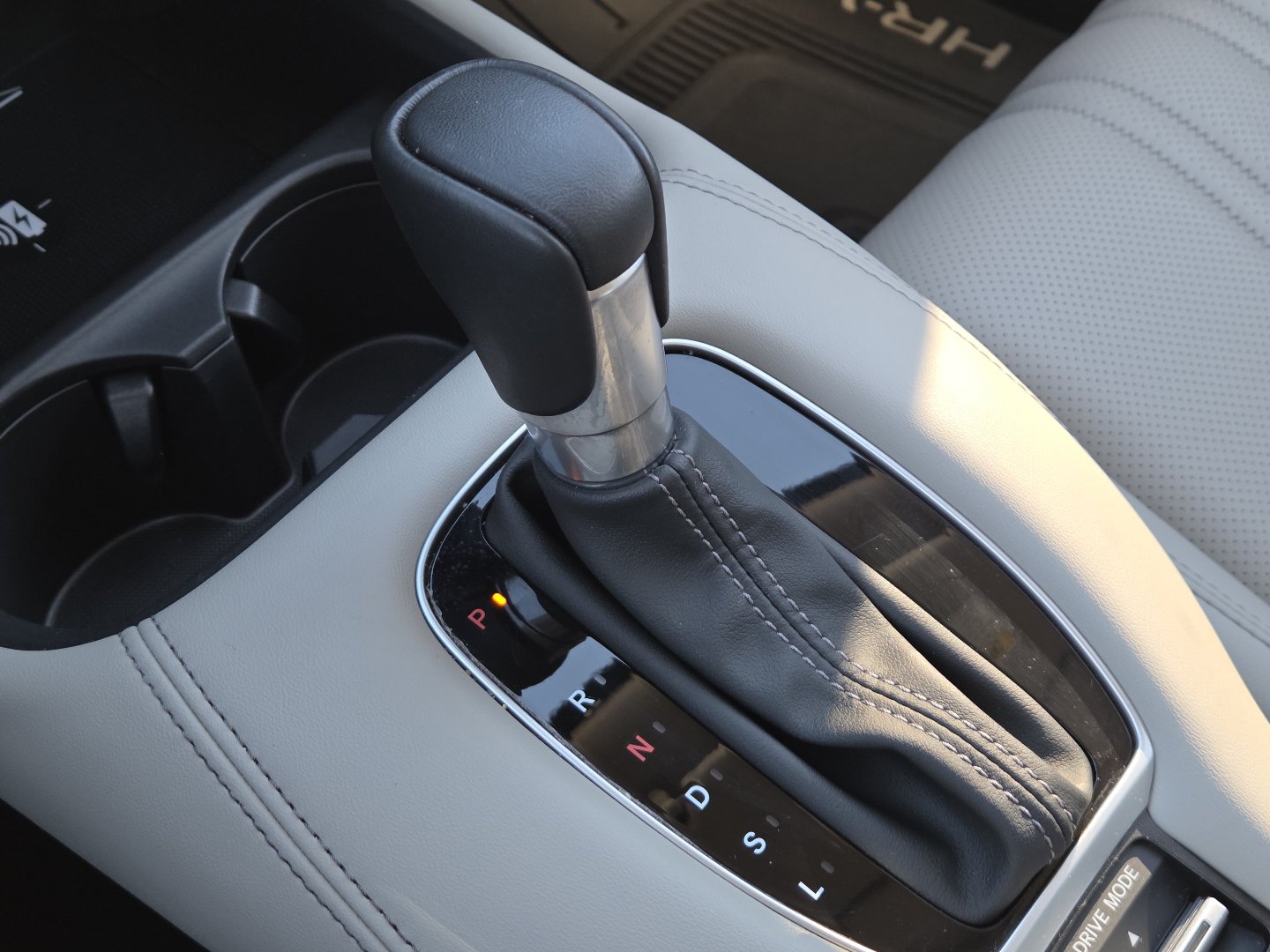 Used 2025 Honda HR-V EX-L image 30