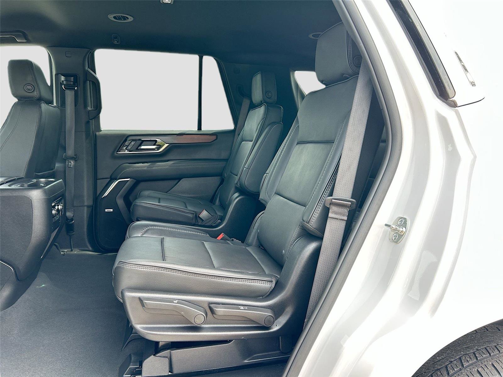 Used 2025 GMC Yukon Denali RWD image 25