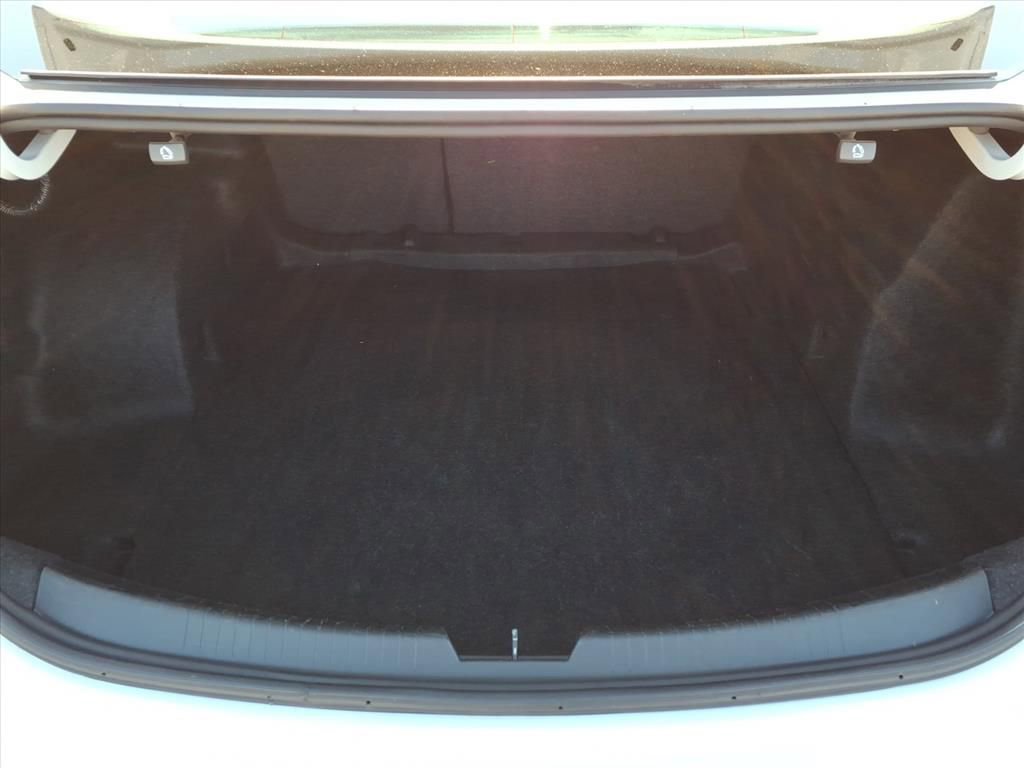 Used 2024 Chevrolet Malibu LT image 35