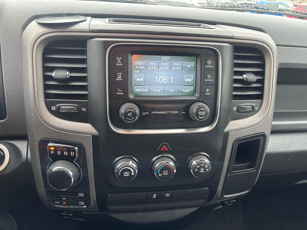 Used 2017 RAM 1500 ST AWD/4WD image 14