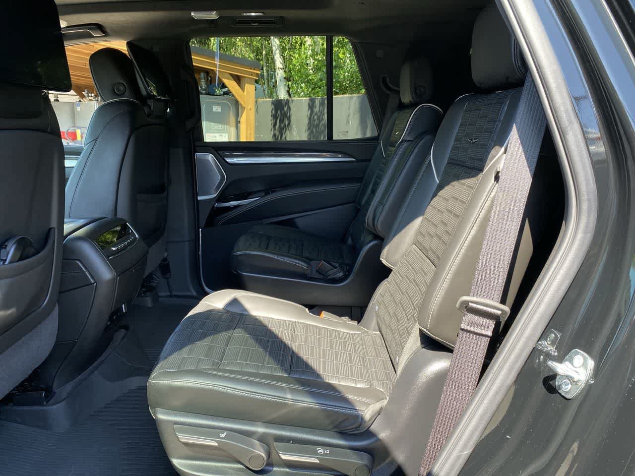 Used 2026 Cadillac Escalade V w/ LPO, ONYX Package AWD/4WD image 16