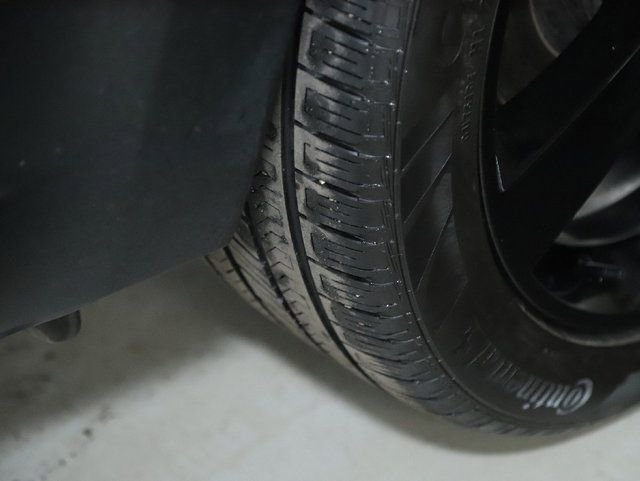 Certified 2024 Land Rover Defender 110 X-Dynamic SE image 39