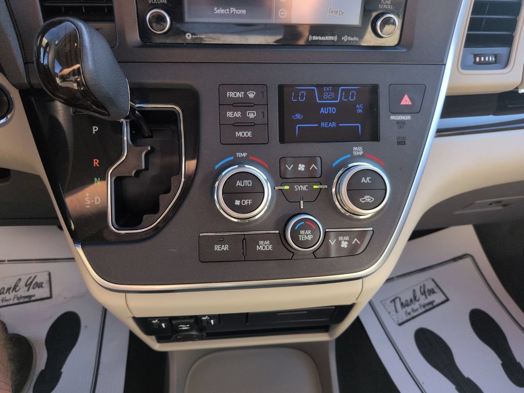 Used 2018 Toyota Sienna XLE w/ XLE Navigation Package AWD/4WD image 18