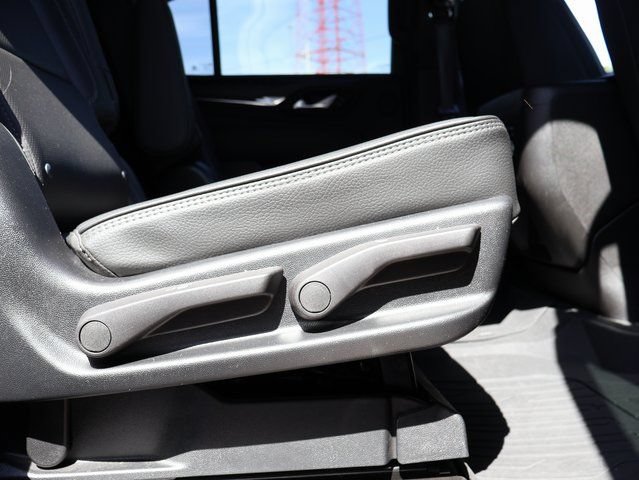 Used 2023 GMC Yukon Denali AWD/4WD image 17