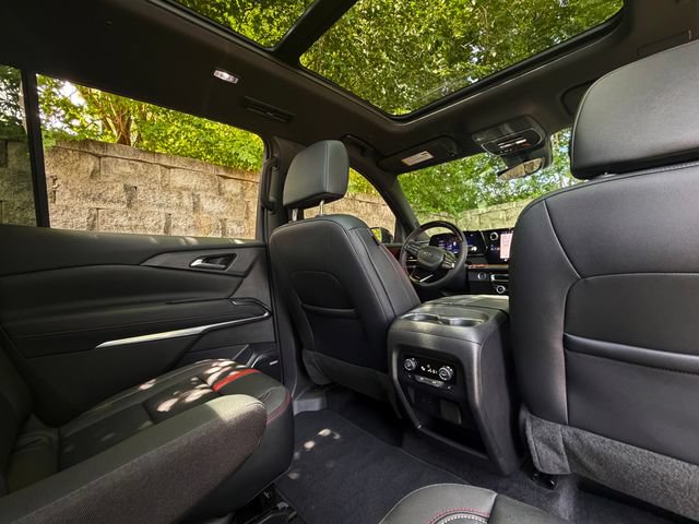 Used 2024 Chevrolet Traverse RS AWD/4WD image 40