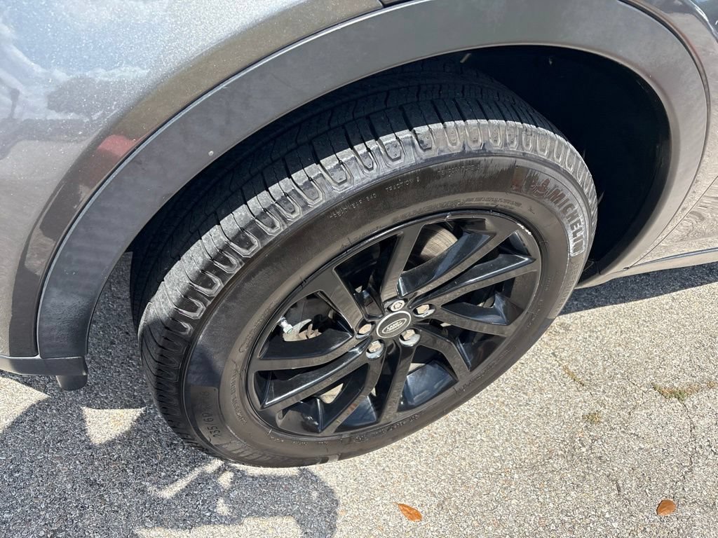Used 2016 Land Rover Discovery Sport HSE AWD/4WD image 9