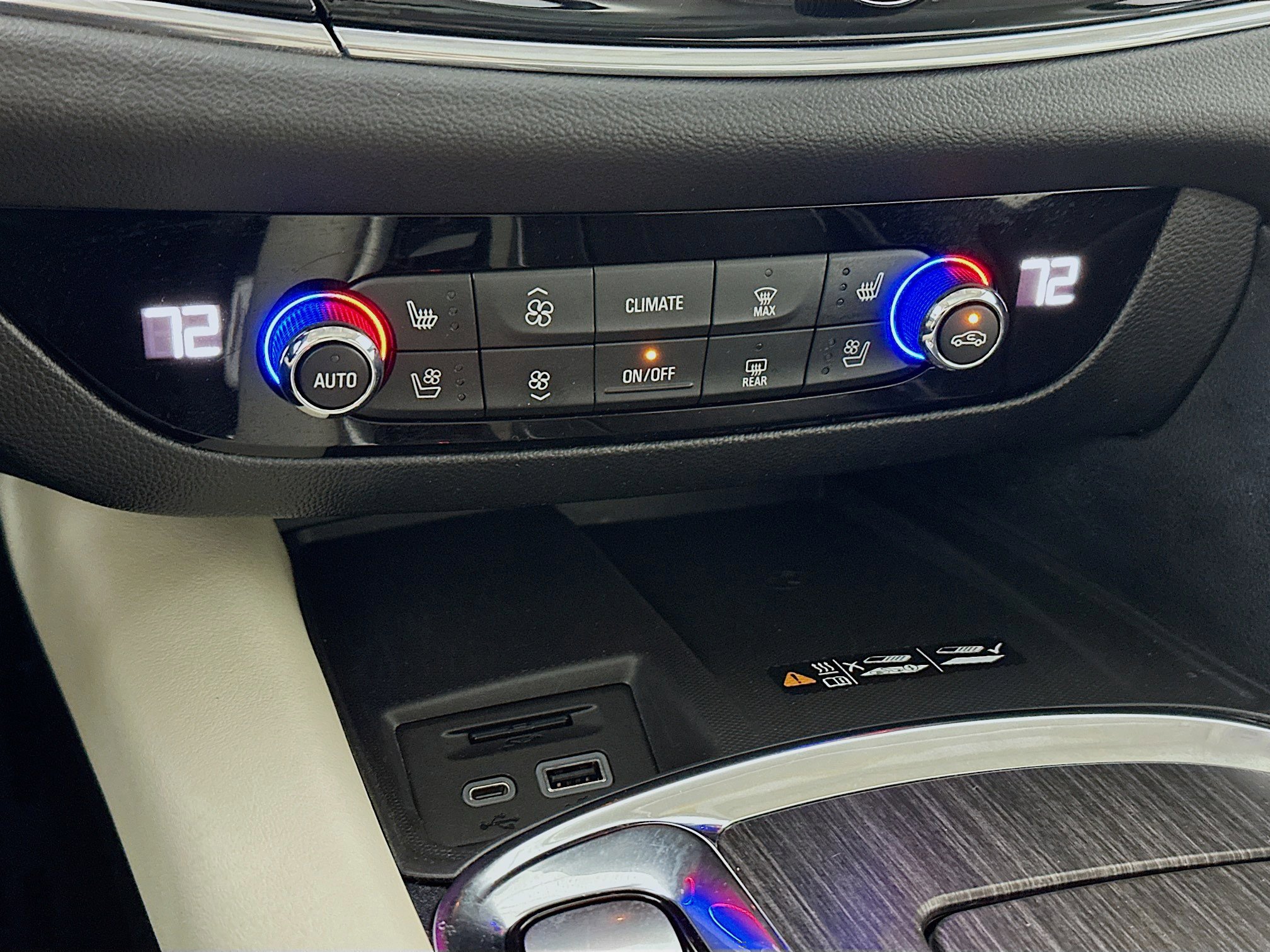 Used 2024 Buick Enclave Avenir w/ Avenir Technology Package AWD/4WD image 16