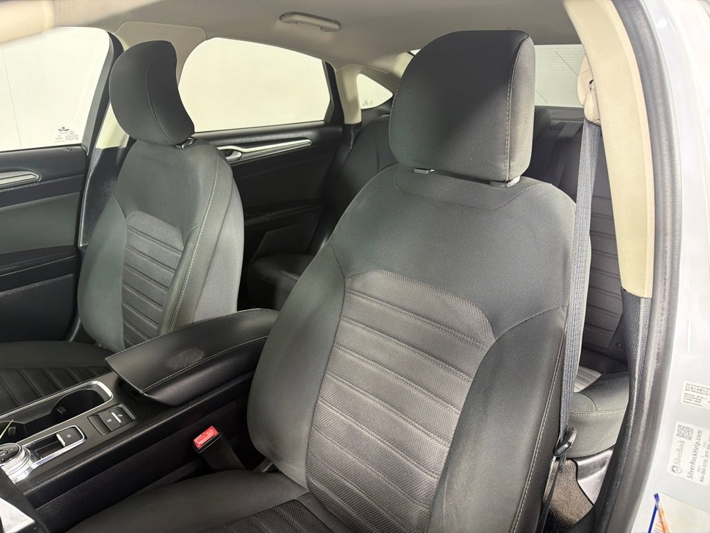 Used 2019 Ford Fusion SE FWD image 13