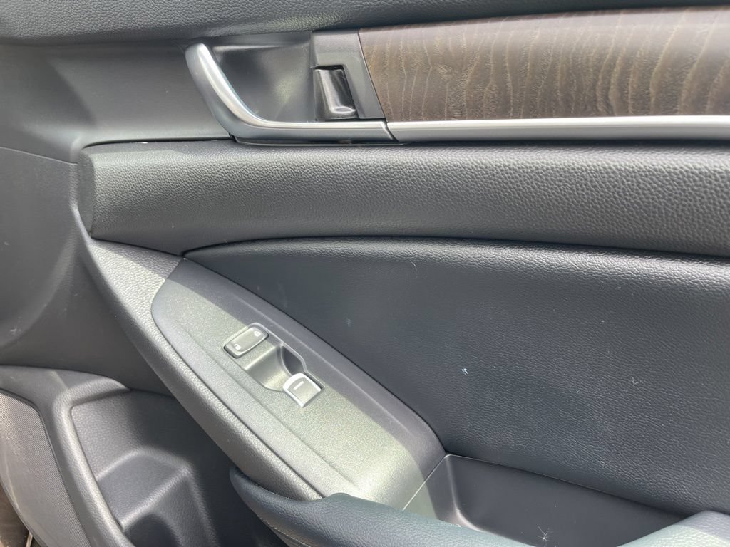 Used 2018 Honda Accord EX-L image 19