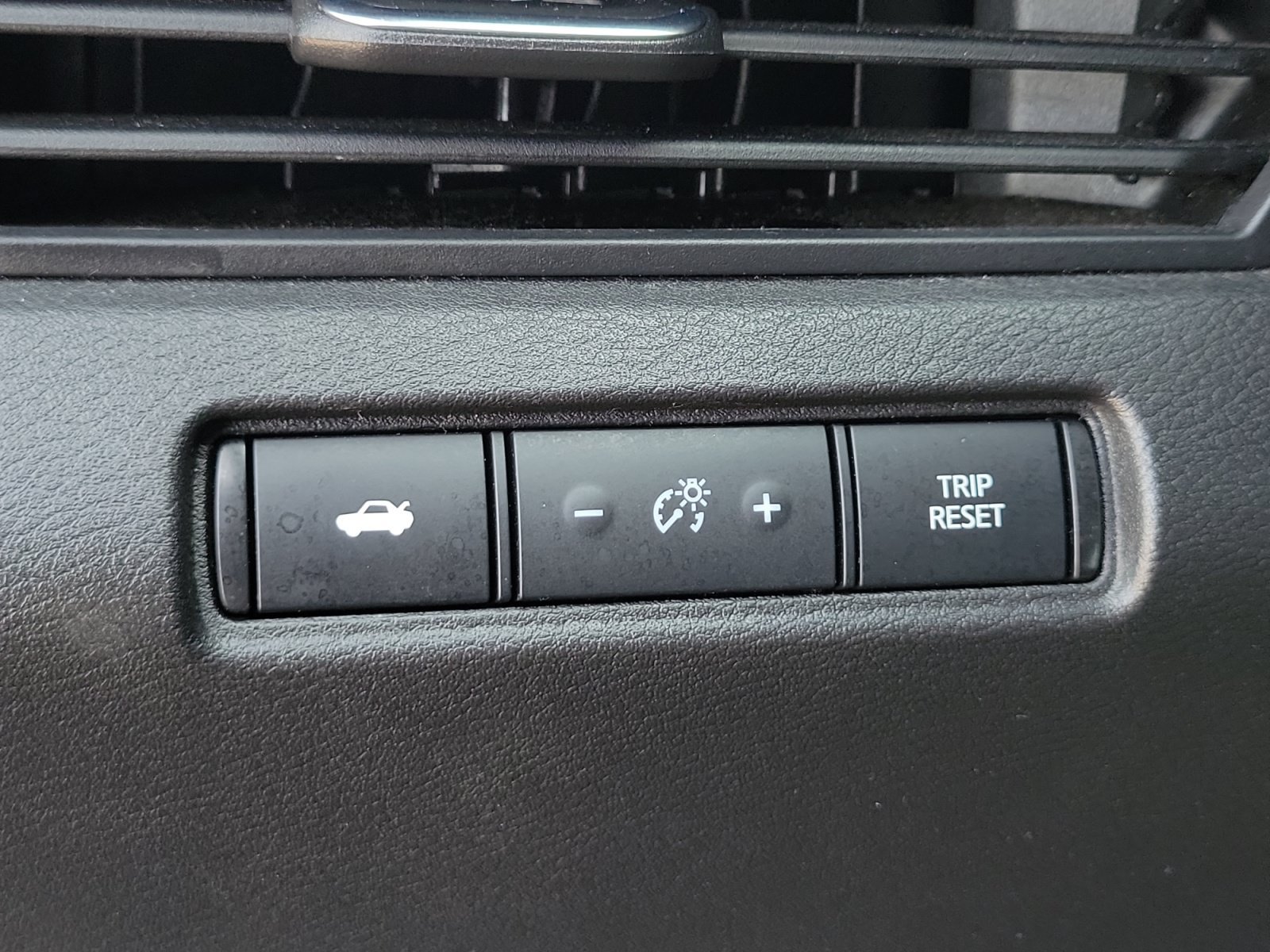 Used 2024 Nissan Altima 2.5 SV FWD image 22