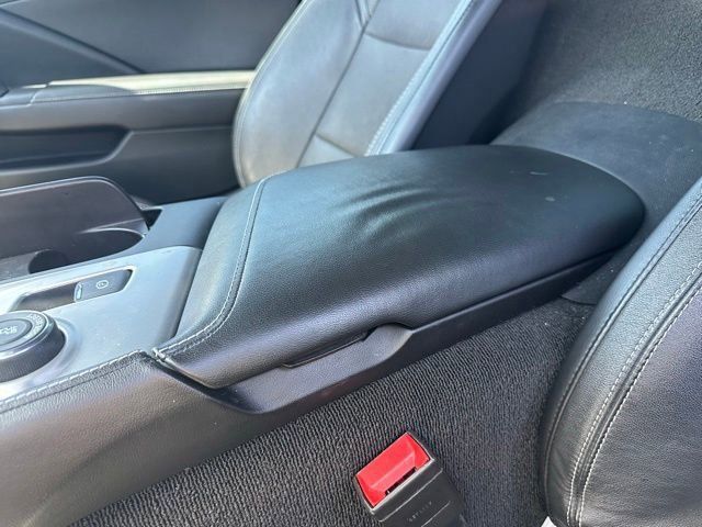 Used 2019 Chevrolet Corvette Stingray Coupe w/ Carbon Flash Badge Package RWD image 11