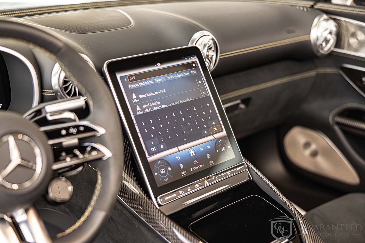Used 2025 Mercedes-Benz SL 63 AMG 4MATIC image 21