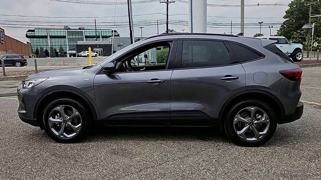 Certified 2025 Ford Escape ST-Line w/ Tech Pack #1 image 5
