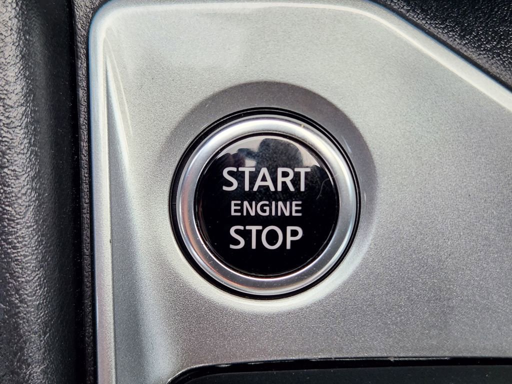 Used 2025 Nissan Altima 2.5 SV FWD image 21