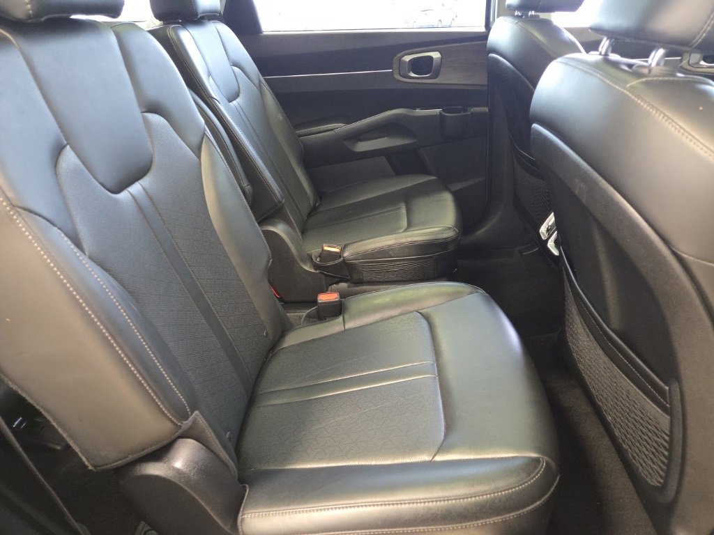 Used 2023 Kia Sorento X-Line EX image 17