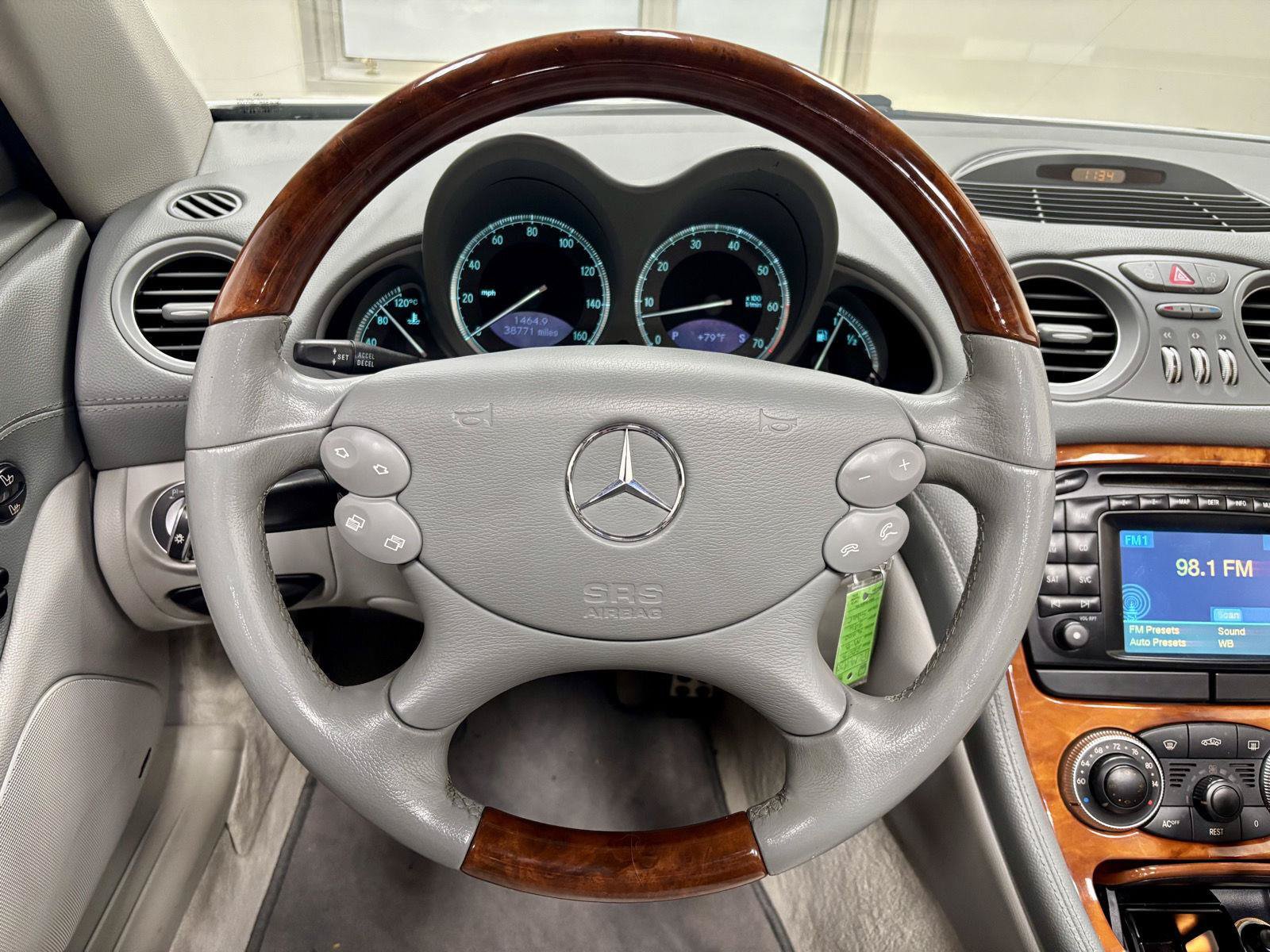 Used 2004 Mercedes-Benz SL 500 image 24