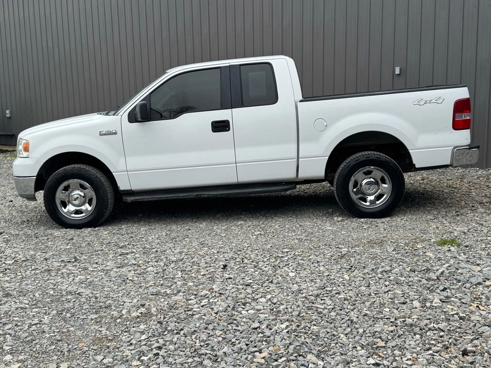Used 2005 Ford F150 XLT image 2