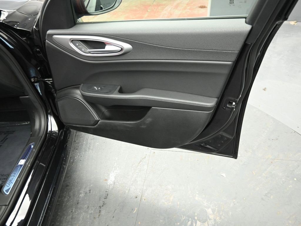 New 2026 Alfa Romeo Giulia AWD w/ Driving Assist Package image 29