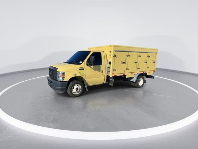Used 2022 Ford E-450 and Econoline 450 Super Duty image 3