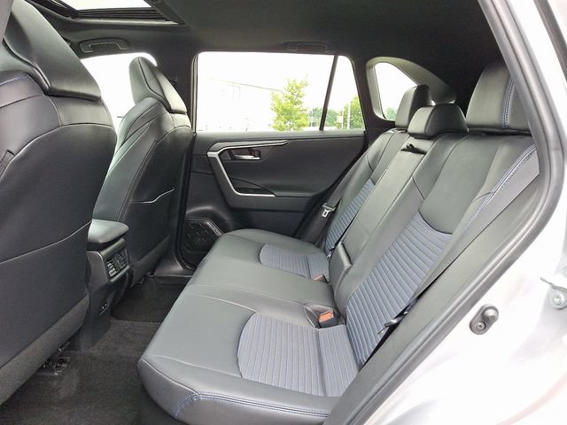 Used 2022 Toyota RAV4 XSE w/ XSE Grade Weather Package AWD/4WD image 10