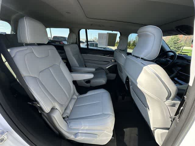 Used 2021 Jeep Grand Cherokee L Overland w/ Luxury Tech Group IV AWD/4WD image 28