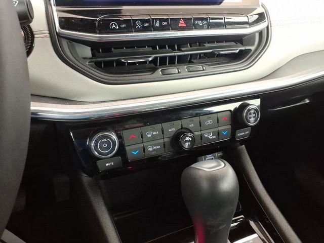 Used 2024 Jeep Compass Limited image 22