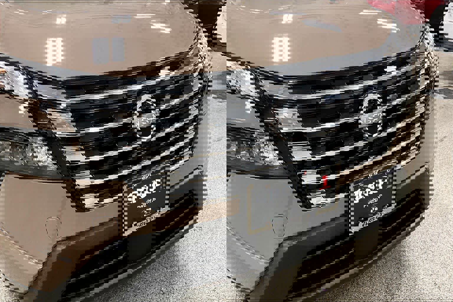 Used 2024 Nissan Rogue SV image 28