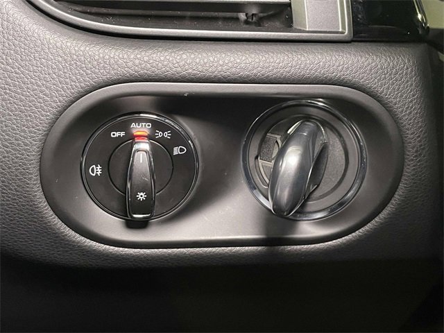 Used 2025 Porsche Macan image 37