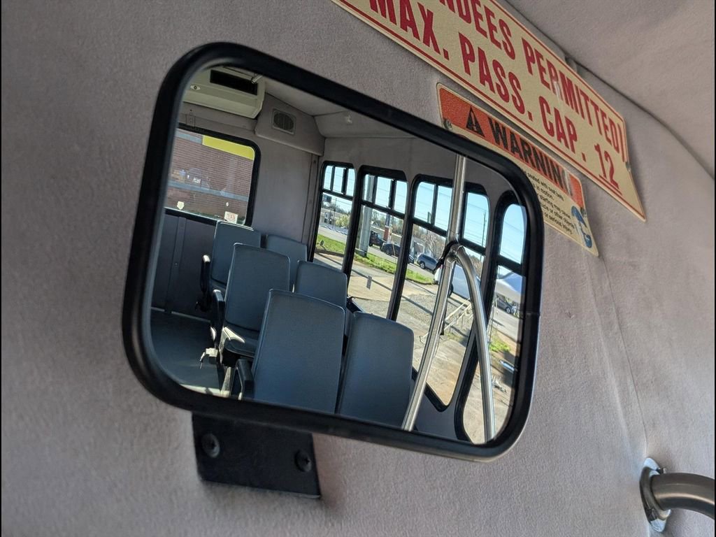 Used 2015 Chevrolet Express 3500 w/ Shuttle Bus Package RWD image 18