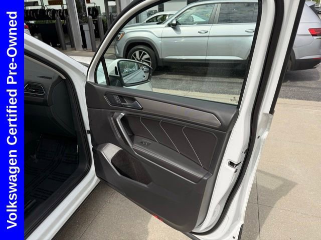 Used 2023 Volkswagen Tiguan SE w/ Panoramic Sunroof Package AWD/4WD image 14