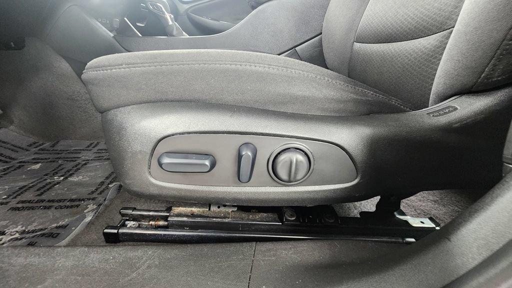 Used 2024 Chevrolet Malibu LT FWD image 11