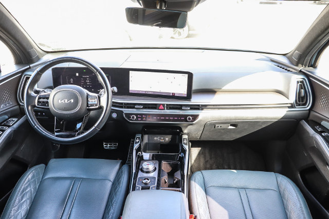 Certified 2025 Kia Sorento SX Prestige AWD/4WD image 13