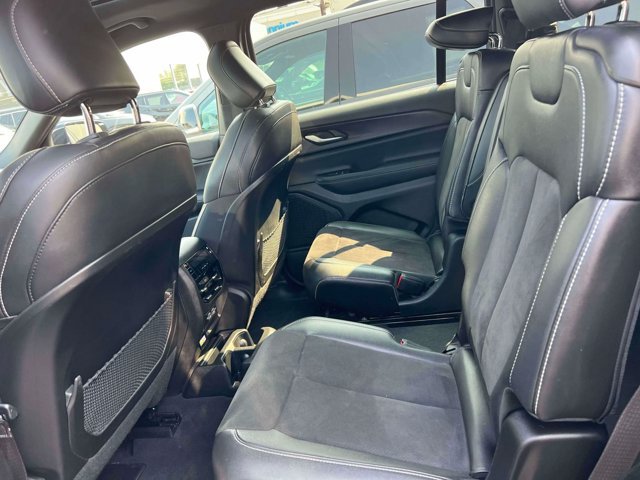 Used 2023 Jeep Grand Cherokee L Laredo AWD/4WD image 11